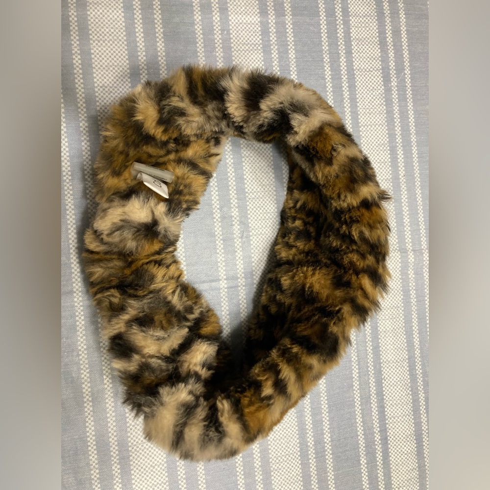 Calvin Klein Leopard Print Infinity Headband/Ear … - image 3